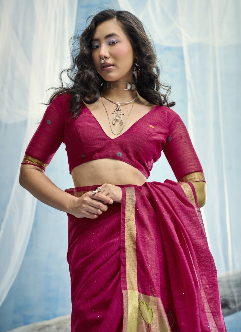 Ruby red munga silk blend handloom saree & contrast weaving border with tissue pallu
