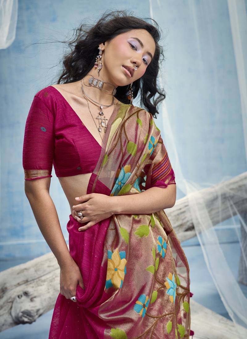 Ruby red munga silk blend handloom saree & contrast weaving border with tissue pallu