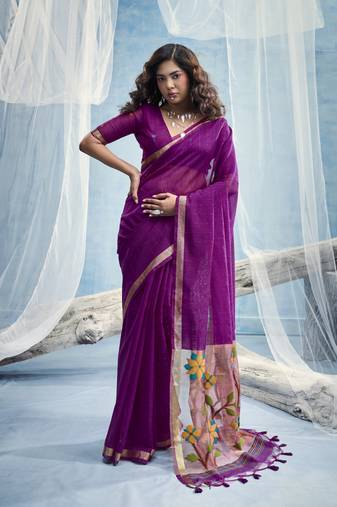 Magenta munga silk blend handloom saree & contrast weaving border with tissue pallu