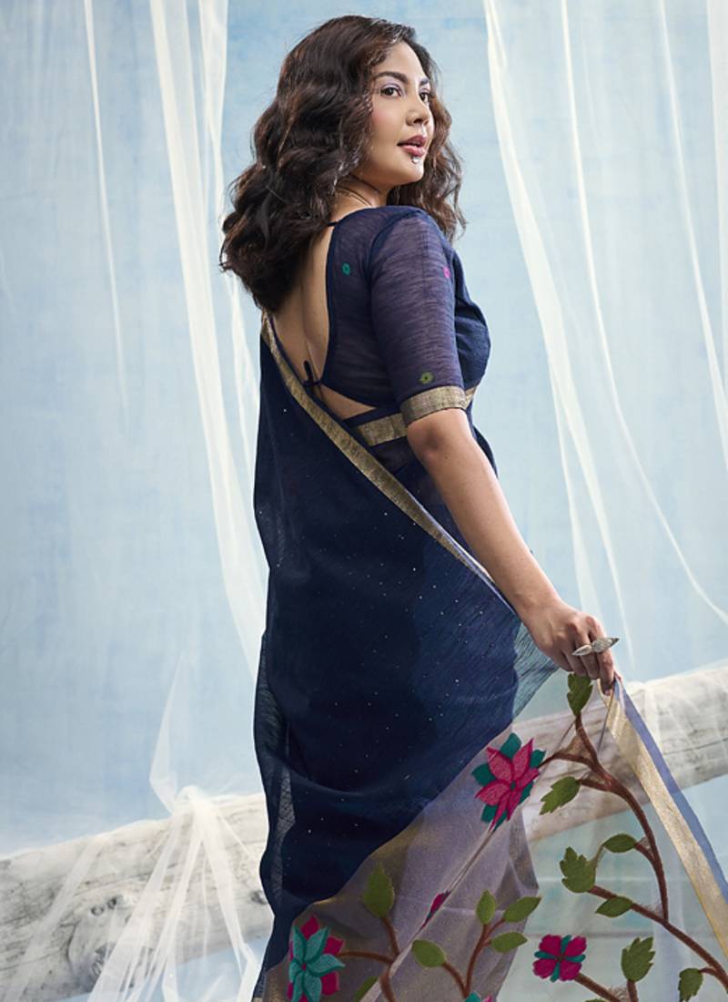 Navy blue munga silk blend handloom saree & contrast weaving border with tissue pallu