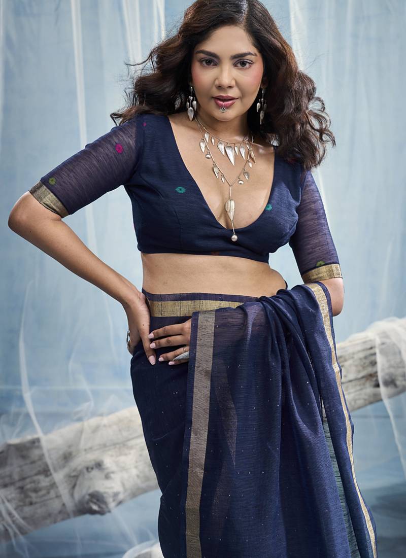 Navy blue munga silk blend handloom saree & contrast weaving border with tissue pallu