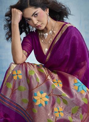 Magenta munga silk blend handloom saree & contrast weaving border with tissue pallu 5