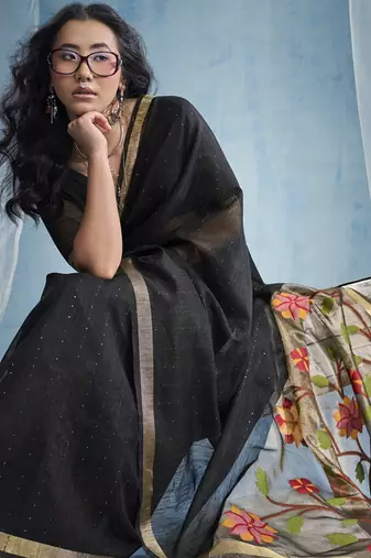 Black munga silk blend handloom saree & contrast weaving border with tissue pallu