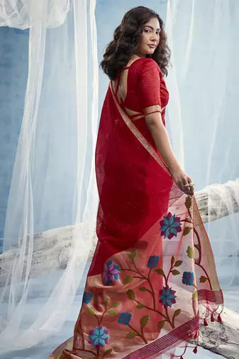 Red munga silk blend handloom saree & contrast weaving border with tissue pallu