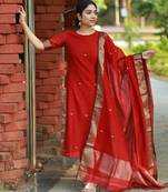 Red jaquard kanchi cotton v neck kurti dupatta set
