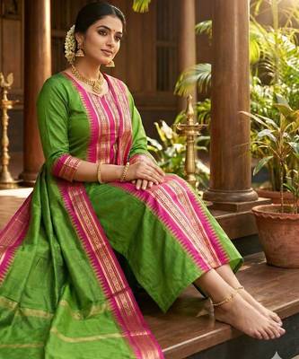 Parrot jaquard kanchi cotton round neck kurti dupatta set 3