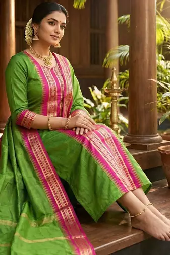 Parrot jaquard kanchi cotton round neck kurti dupatta set