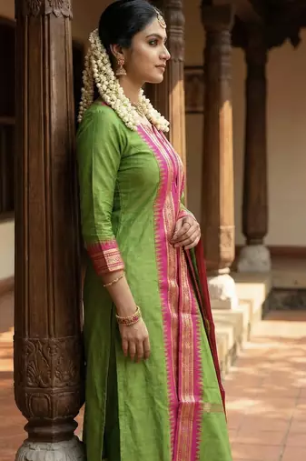Parrot jaquard kanchi cotton round neck kurti dupatta set