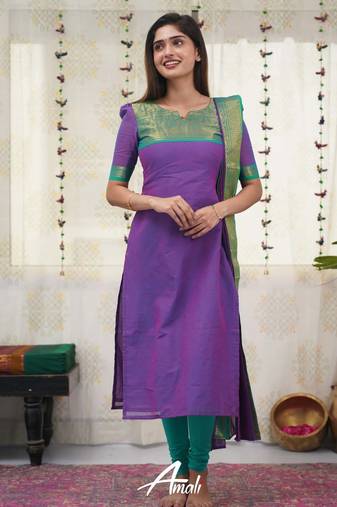 Wine jaquard kanchi cotton v neck kurti dupatta set
