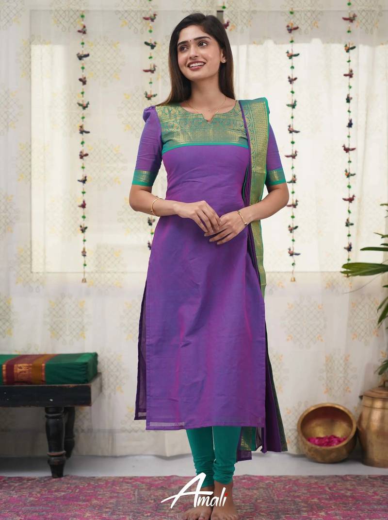 Wine jaquard kanchi cotton v neck kurti dupatta set