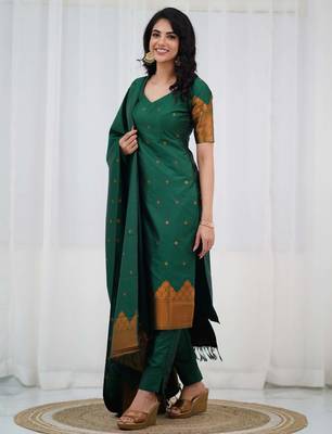 Green jaquard kanchi cotton v neck kurti dupatta and pant  set 3