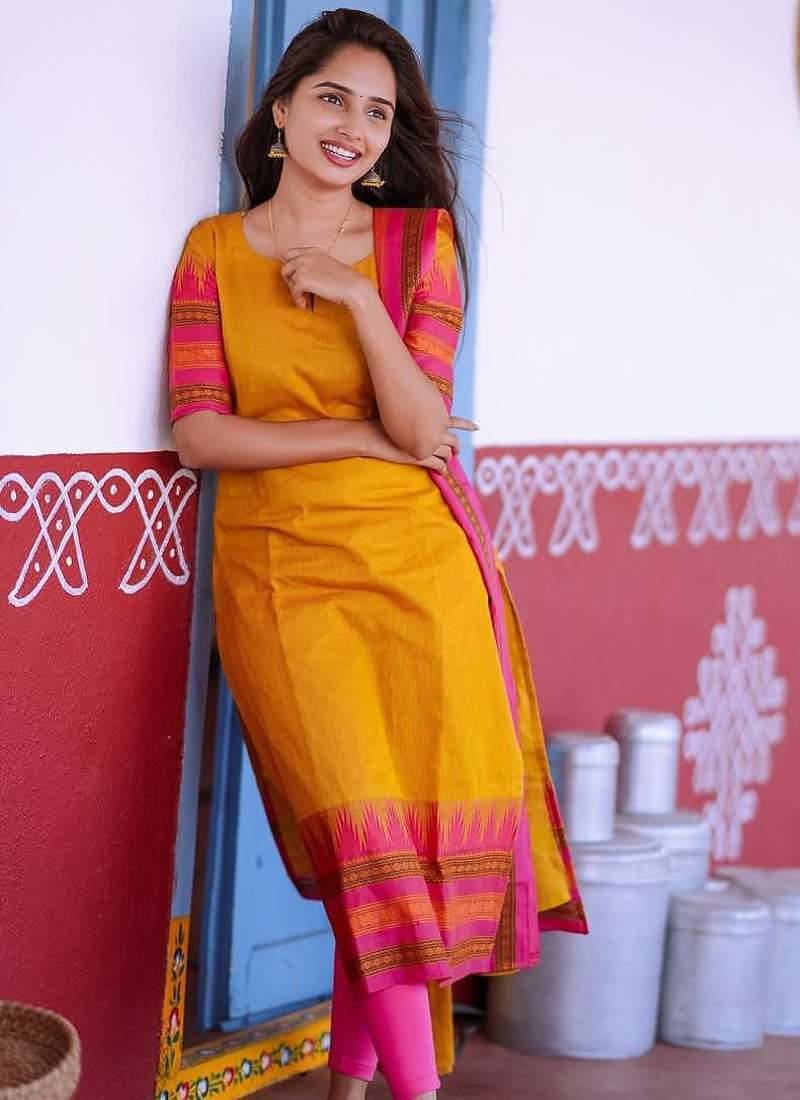 Yellow jaquard kanchi cotton v neck kurti dupatta set