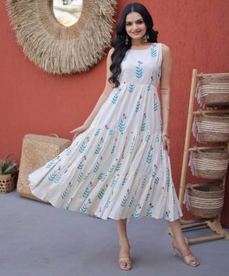 White cotton readymade kurti with floral printed work 1