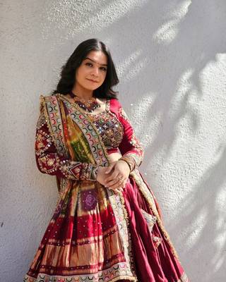 New Designer Print With Real Mirror Work Muslin Cotton Lehenga Choli With Dupatta Set For Women's 4