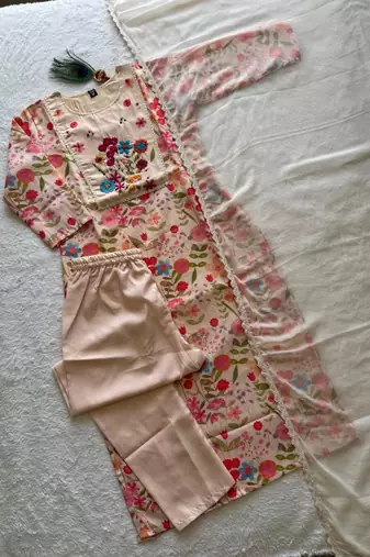 Women pink floral straight kurta with trousers & dupatta