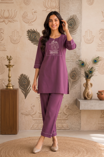 New latest trendy classic oniun embroidered kurti with matching trouser set