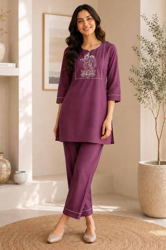 New latest trendy classic oniun embroidered kurti with matching trouser set