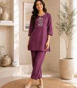 New latest trendy classic oniun embroidered kurti with matching trouser set