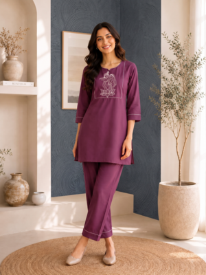 New latest trendy classic oniun embroidered kurti with matching trouser set 3
