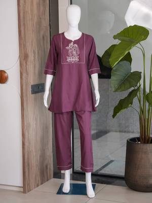 New latest trendy classic oniun embroidered kurti with matching trouser set 4
