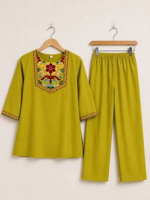 Women's daily wear stylish green embroidered cotton blend kurta with trouser set 4