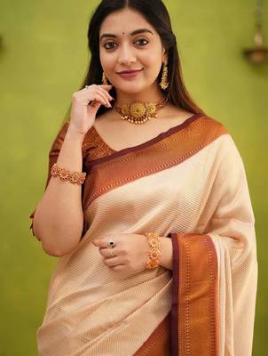 Ethnic motifs woven design zari silk blend kanjeevaram saree 4