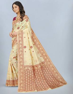 Floral woven design zari banarasi saree 2