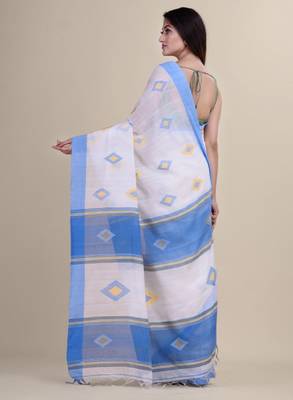 White & blue silk cotton tant jamdani saree 4