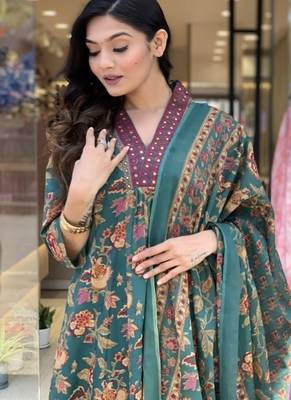 Green Anarkali Frock Style V Neck  Kurti Pant Dupatta Set 2