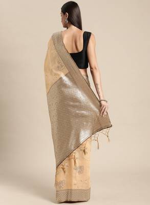 Beige floral silk blend banarasi saree 3