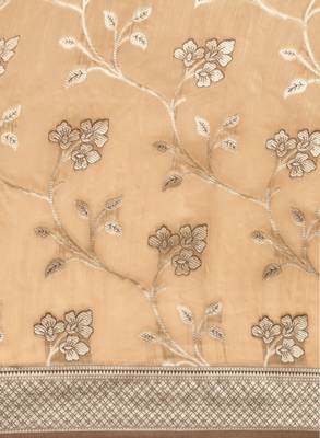 Beige floral silk blend banarasi saree 4