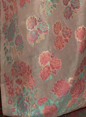 Beige & pink floral zari silk blend banarasi saree 4