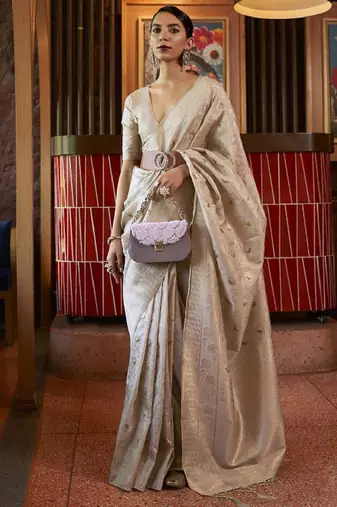 Floral woven design zari banarasi saree