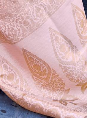 Floral woven design zari banarasi saree 4