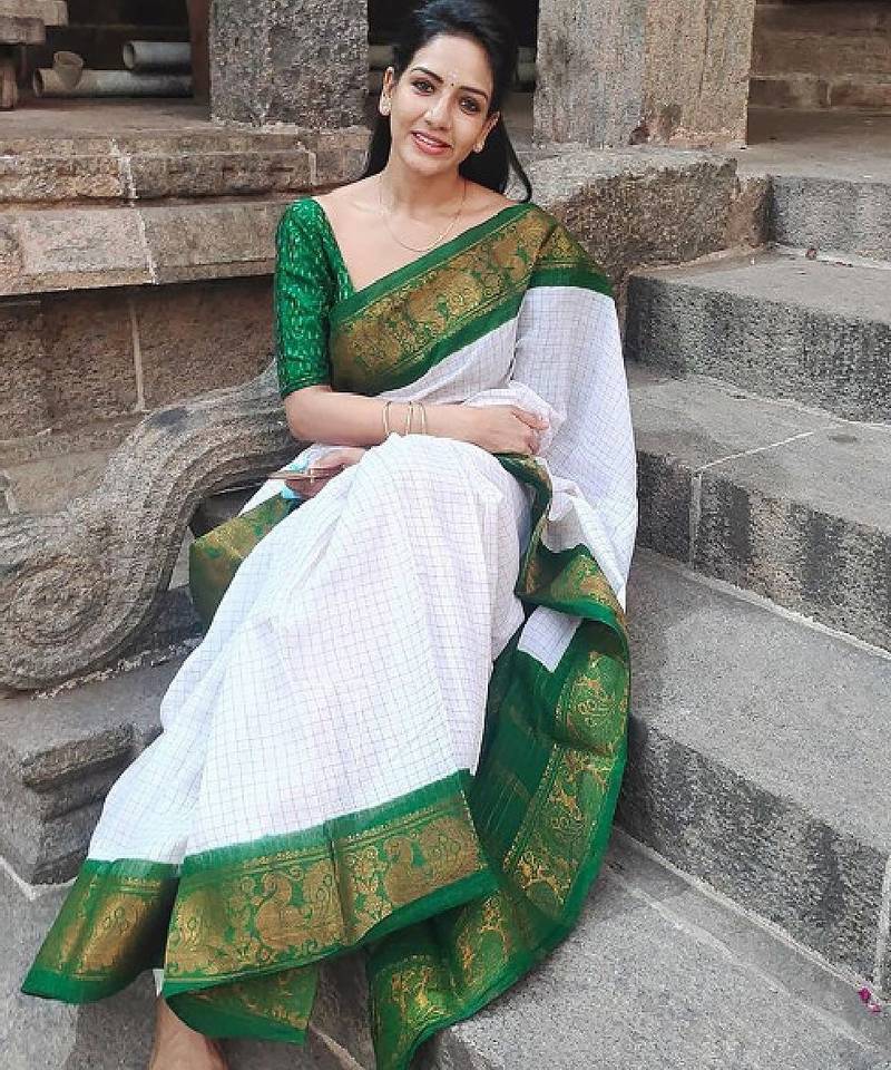 Checked zari banarasi saree