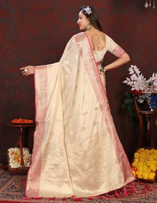 Ethnic motifs woven design zari kanjeevaram saree 3