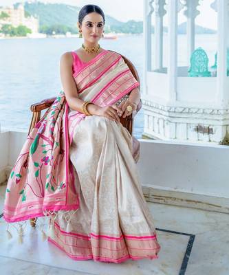 Ethnic motifs woven design zari kanjeevaram saree 2