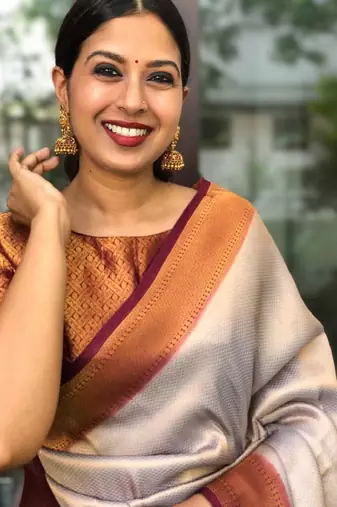 cream zari woven pure cotton kasavu saree