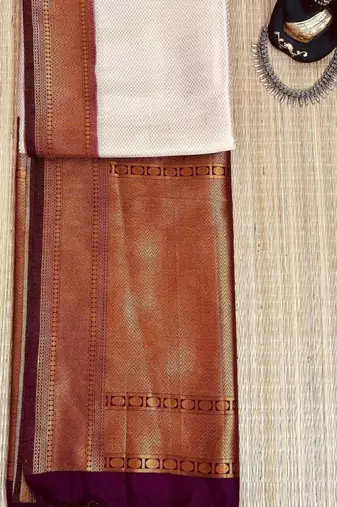 cream zari woven pure cotton kasavu saree