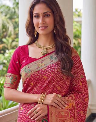 Magenta pink banarasi style paithani pure nylon satin  saree with heavy gold zari border 4