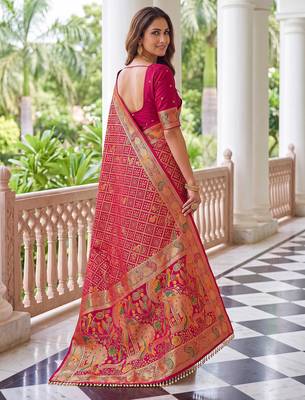 Magenta pink banarasi style paithani pure nylon satin  saree with heavy gold zari border 5