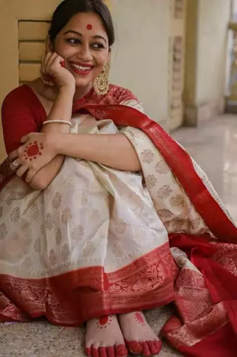 white zari woven silk blend kanjeevaram saree