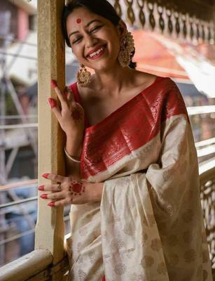 Woven design zari kanjeevaram saree 4