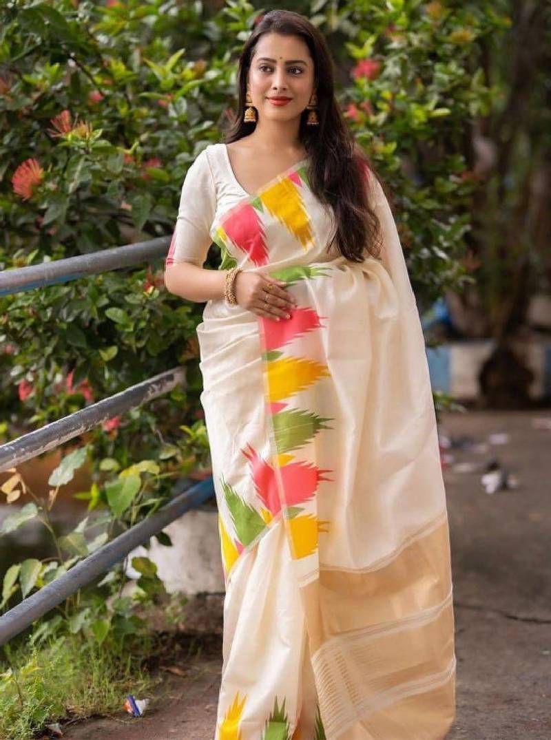 Woven design zari kanjeevaram saree