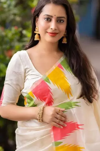 Woven design zari kanjeevaram saree