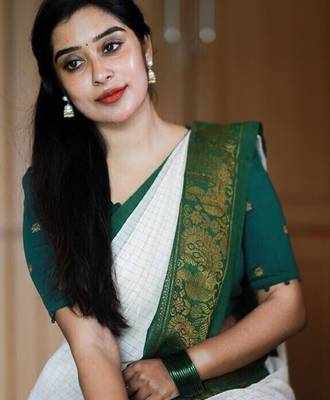 Checked woven design kanjeevaram saree 3