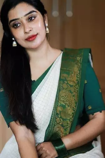 Checked woven design kanjeevaram saree