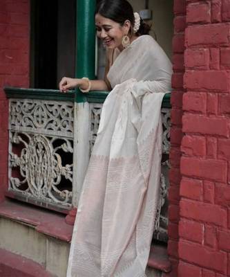 Woven design zari saree 3