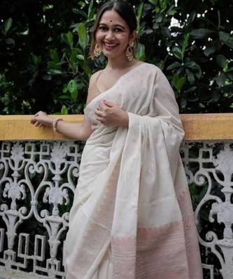 Woven design zari saree 4