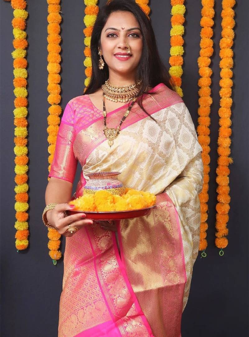 Ethnic motifs woven design zari kanjeevaram saree